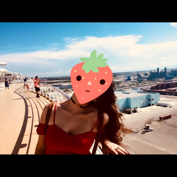 Forever 21 red crop top - Picture 3 of 3